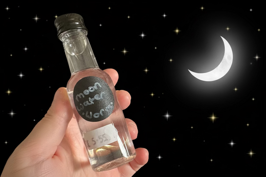 Moon Water - Worm Moon 🌑