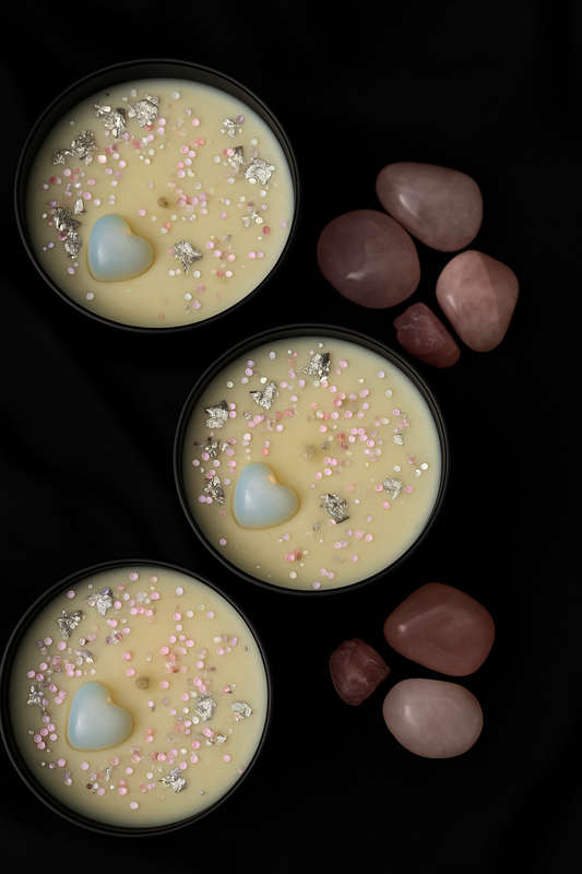 🌕 Luna’s Light – Moonlit Peace Candle (Goddess Infused)